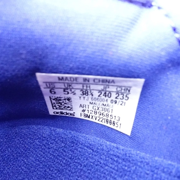 NEW adidas Ultraboost 22 Running Shoes GX3061 Legacy Indigo - Picture 2 of 9